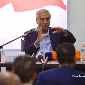 शेरबहादुर देउवा विमानस्थलमा ओर्लिने बित्तिकै पक्राउ पर्छन्? प्रहरीले भन्यो : मुद्दा छ छैन हेर्दैछौं