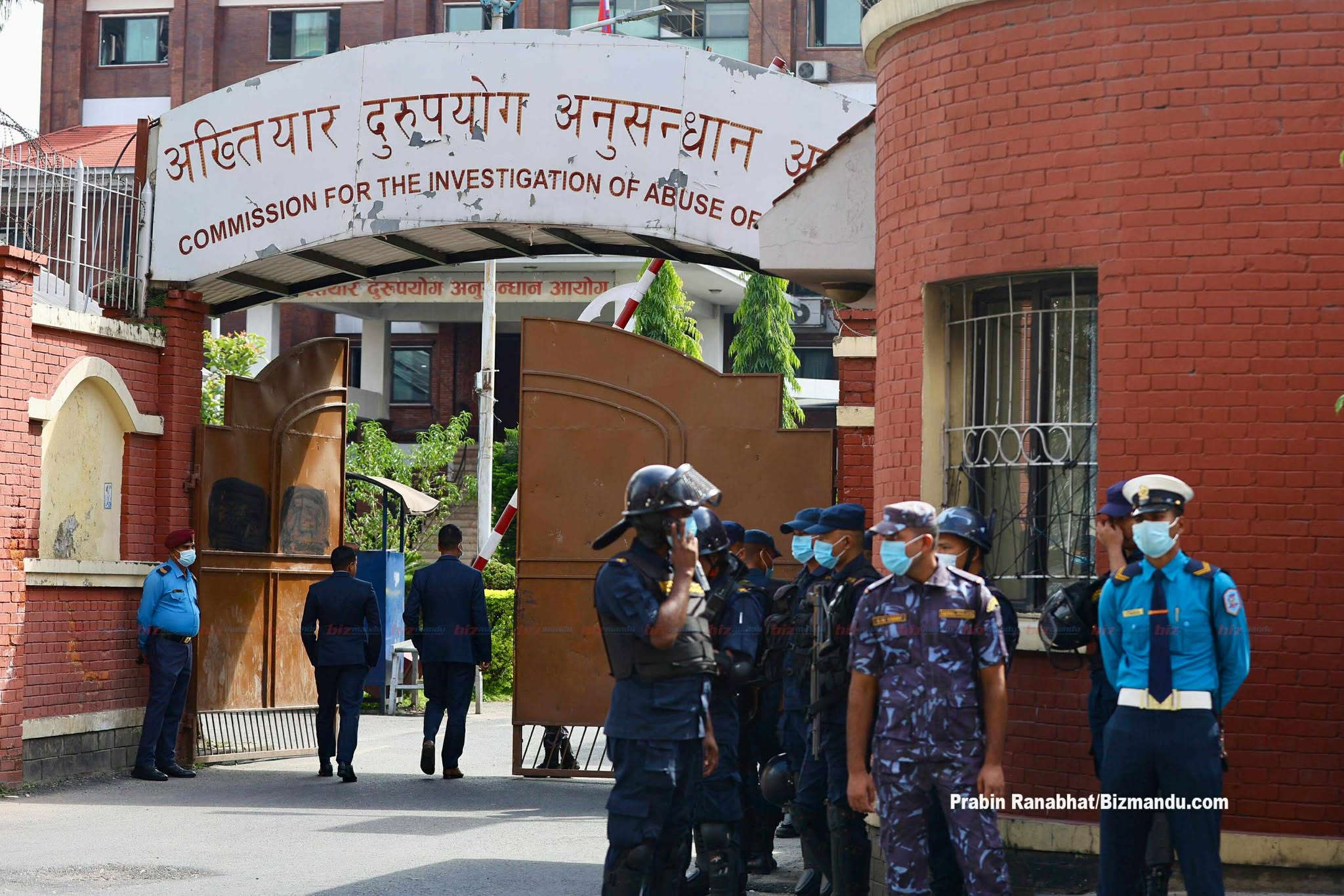 राहदानी प्रकरणमा पूर्व मन्त्रीदेखि सचिवसम्मको बयान सकियो, आरजुलाई पनि प्रतिवादी बनाउने तयारी