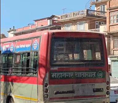 मापसे गरी सार्वजनिक बस चलाएको अभियोगमा एक चालक प्रहरीको नियन्त्रणमा