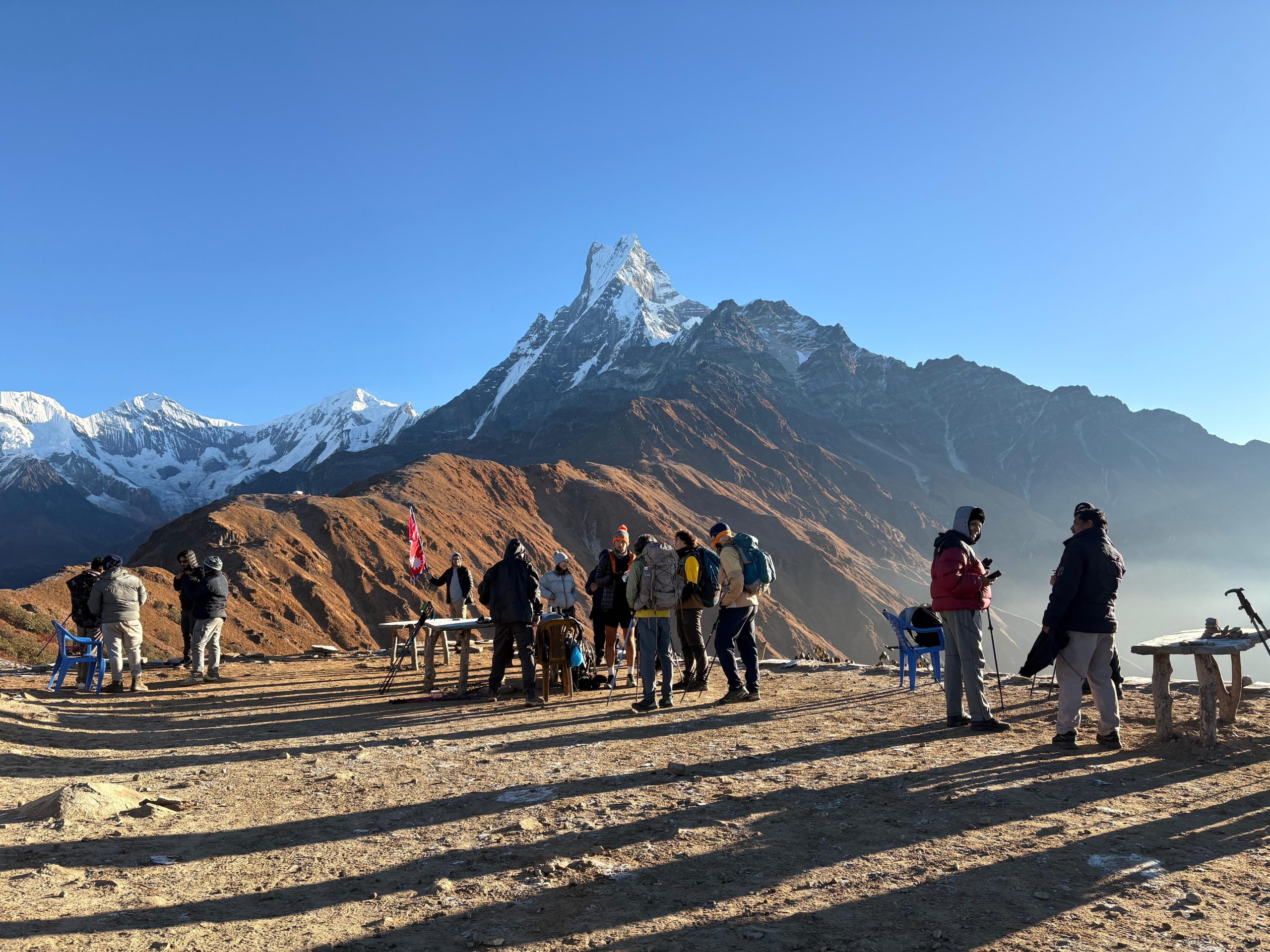 मनमोहक मर्दीबाट माछापुच्छ्रे नियाल्न पर्यटकको ओइरो, होटल खचाखच (तस्वीरहरु)