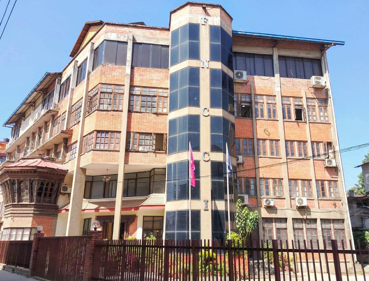 एफएनसीसीआईलाई वरिष्ठ उपाध्यक्ष छान्न अदालतको अनुमति, तीन समूहका अलग अलग भेला