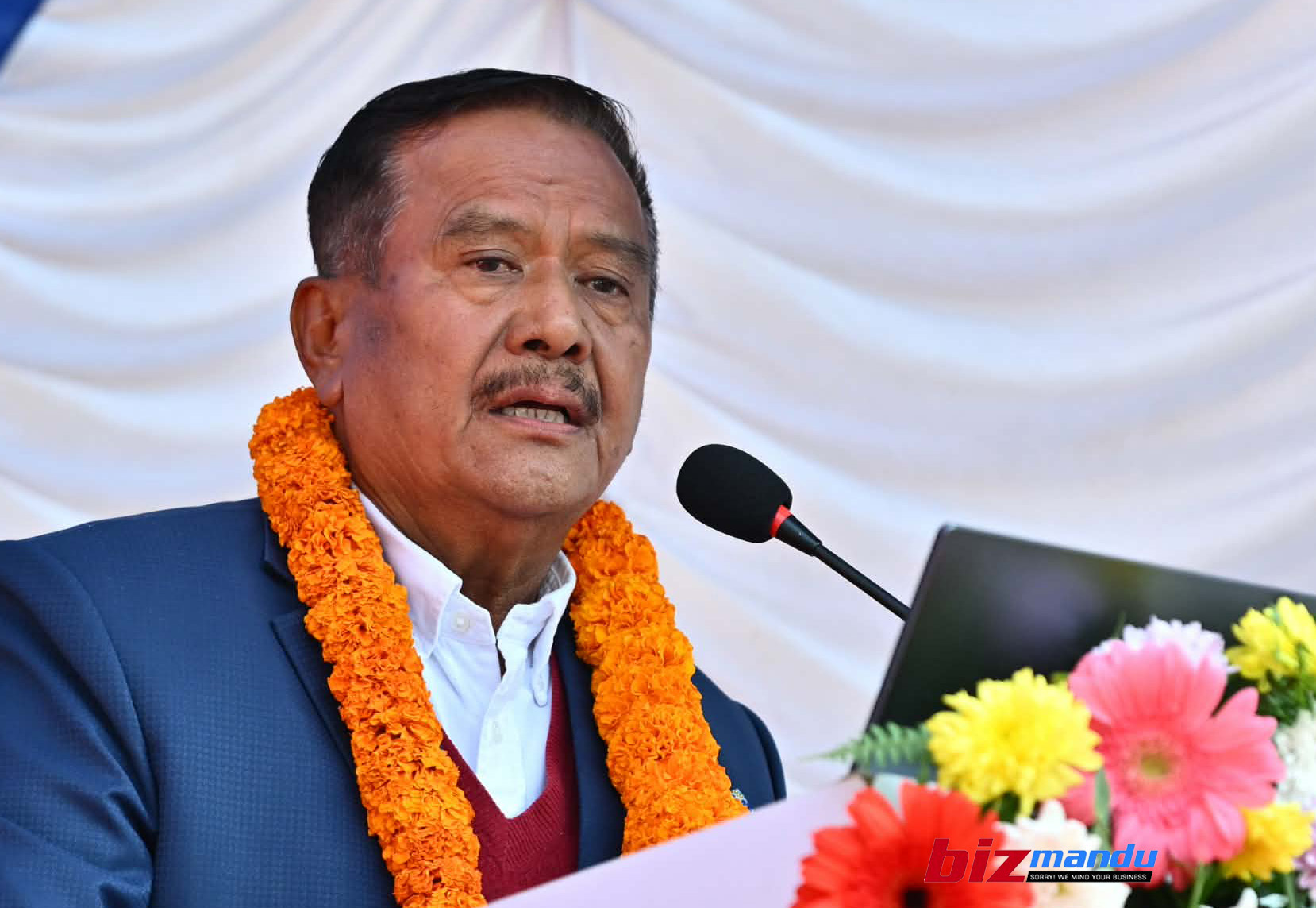 धेरै कर तिर्ने भाटभटेनीका अध्यक्ष गुरुङ भन्छन्, ‘म कोहीबाट लिन्न, दिन्छु मात्रै’