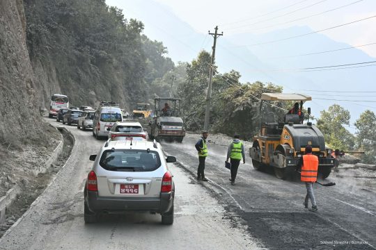 पोखरा-मुग्लिन सडकको पश्चिम खण्डको काममा तीव्रता, असारसम्म निर्माण सक्ने लक्ष्य