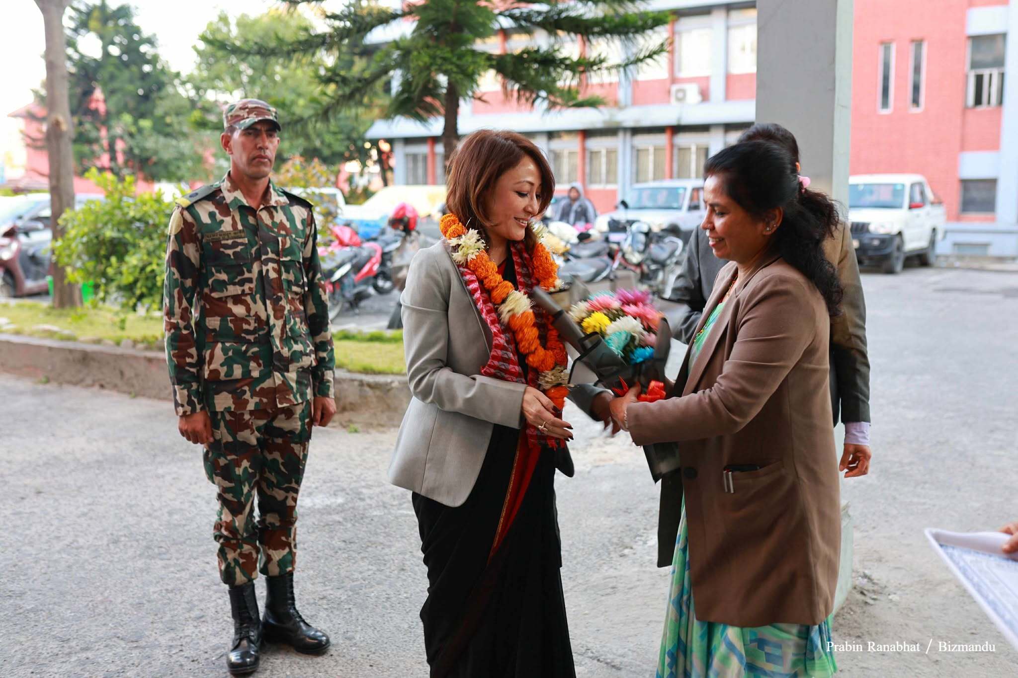 सपथपछि चार नयाँ मन्त्री पुगे सिंहदरबार, मन्त्रालयमा पदभार ग्रहण (तस्विरहरु)