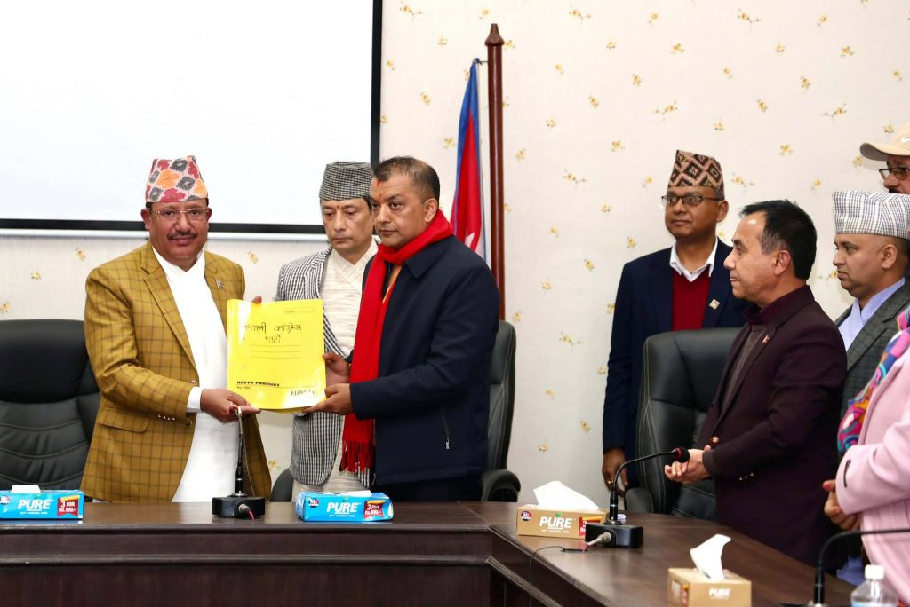 कांग्रेस विवादबारे चाँडै निर्णय गर्नुपर्ने दबाबमा निर्वाचन आयोग, सुरु गर्‍यो आन्तरिक परामर्श