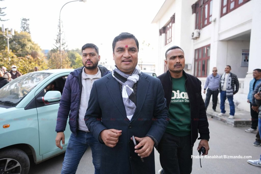 निर्वाचन आयोगमा गगनले दिए निवेदन, ‘नयाँ कार्यसमिति चाँडोभन्दा चाँडो अद्यावधिक गरिपाउँ’