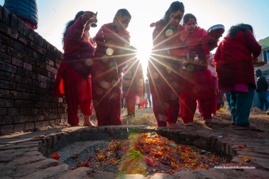 साँखुमा सुरु भयो स्वस्थानीसँगै माधवनारायण व्रत, शाली नदी स्नानमा घुइँचो (तस्बिरहरु)