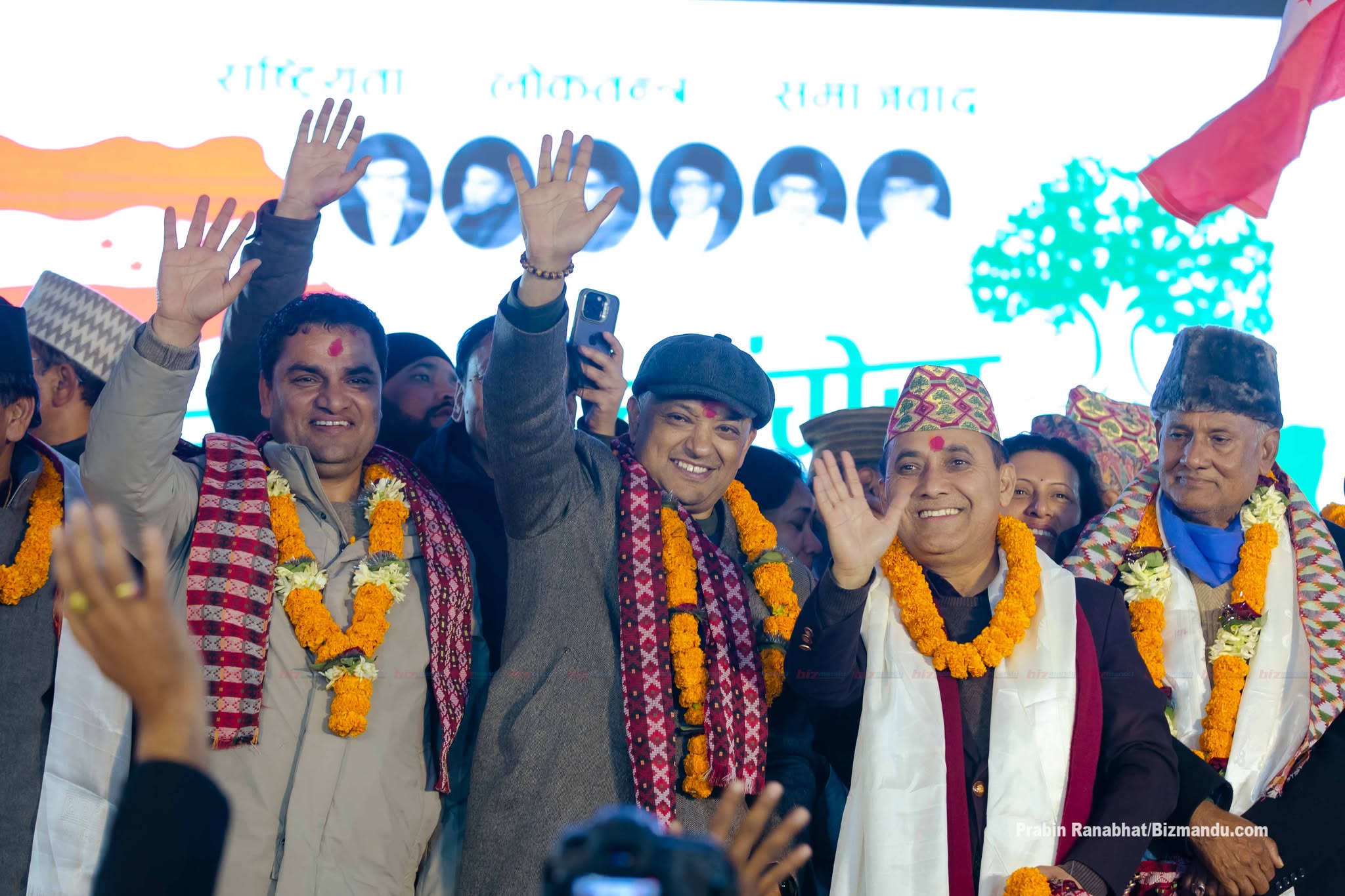 विशेष महाधिवेशनबाट गगन बने कांग्रेस सभापतिः महामन्त्रीमा प्रदीप र गुरु, पदाधिकारीमा अरु को?