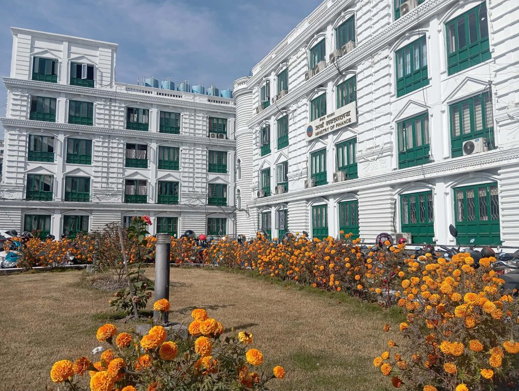 राजस्व संकलन २.४७ प्रतिशतले वृद्धि, उपभोगमा भएको सुधारले बढायो भ्याट र भन्सार महसुल