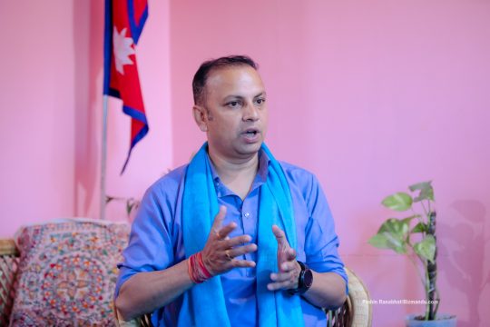मलाई अरुले अबको संचार मन्त्रीभन्दा असहज महसुस हुन्छ, मैले दाबी गरेको छैन: मनिष झा