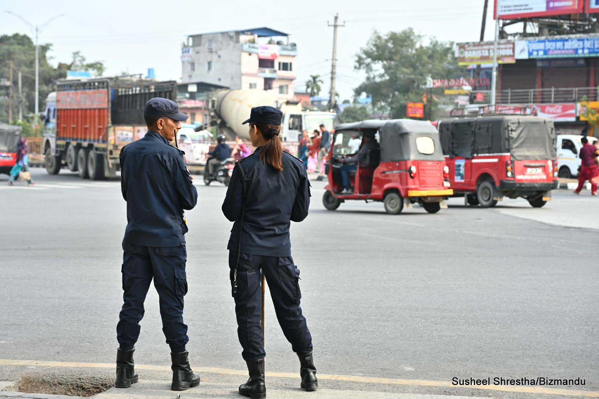 भन्सार छलेर ल्याइएका १० वटा इलेक्ट्रिक स्कुटर वीरगंजबाट प्रहरीले लियो नियन्त्रणमा