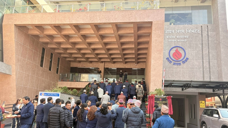 बाढीपीडितको उद्धारका लागि आयल निगमले उपलब्ध गरायो साढे ४० हजार लिटर हवाई इन्धन