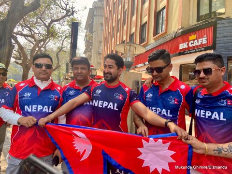 नेपाल र इटालीबीचको खेल सुरु हुनै लाग्दा वानखेडे आसपासमा जम्मा हुन थाले नेपाली समर्थक