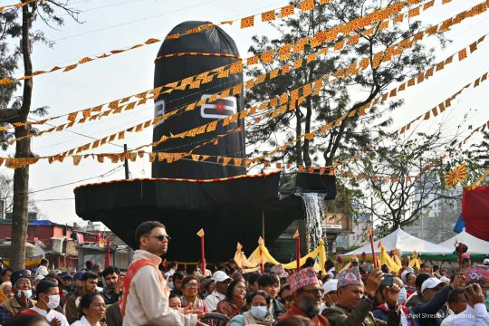 महाशिवरात्रिको पूर्वसन्ध्यामा सजाइयो पशुपति क्षेत्र, साधुसन्तसहित गरियो शोभायात्रा