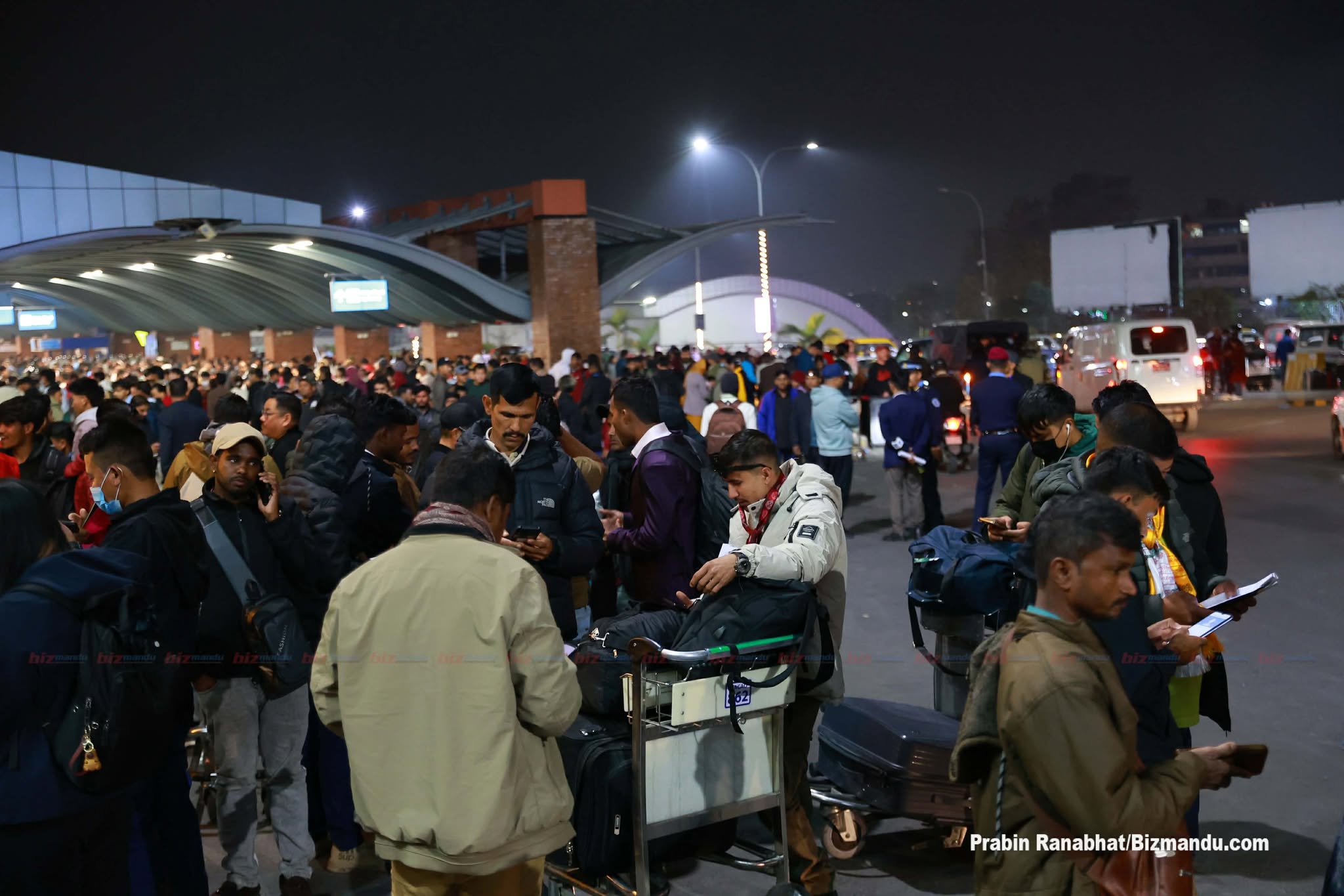 भिजिट भिसामा एक वर्षमै २ लाख ६१ हजार नेपाली गए विदेश, फर्किएनन् ७५ प्रतिशत