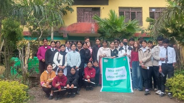 नबिल बैंकले ग्लोबल मनि विकका अवसरमा कर्णालीका विद्यालयमा डिजिटल बैंकिङ सिकाउँदै