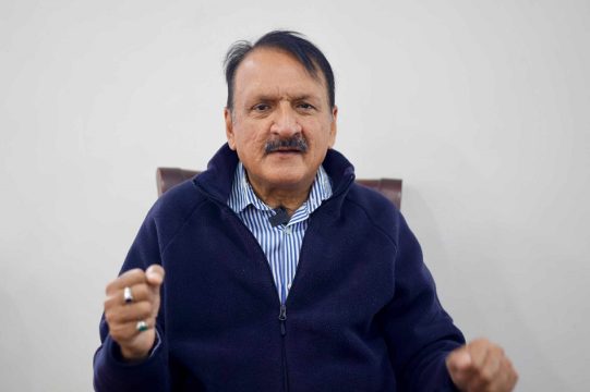 बजेटमा खर्च गर्ने आधार नदेखाएको महतको टिप्पणी, कर्मचारीको तलब बढाएकोमा प्रशंसा