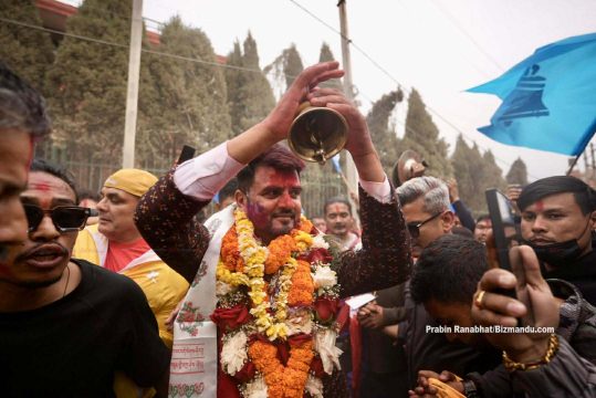 भक्तपुर-२ मा राजीव खत्रीको जितमा रास्वपा कार्यकर्ताले गरे बधाई साटासाट (तस्बिरहरु)