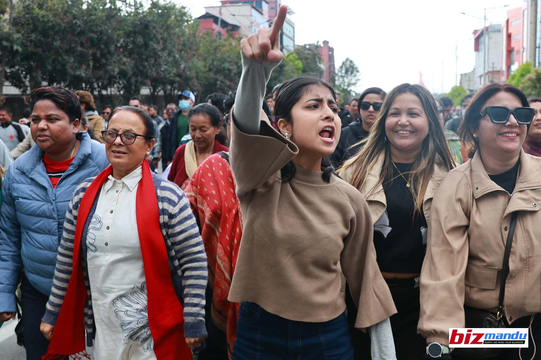 अध्यक्ष ओली पक्राउको विरोधमा माइतीघरमा एमाले कार्यकर्ताको विरोध प्रदर्शन (तस्बिरहरु)