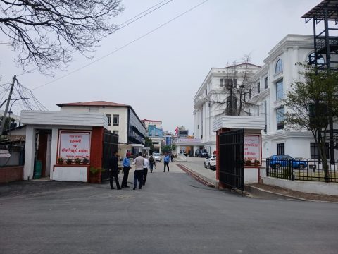 ढुंगा बालुवाको जथाभावी उत्खननमा प्रधानमन्त्री कार्यालयको चासो, कडाइ गर्न पत्राचार