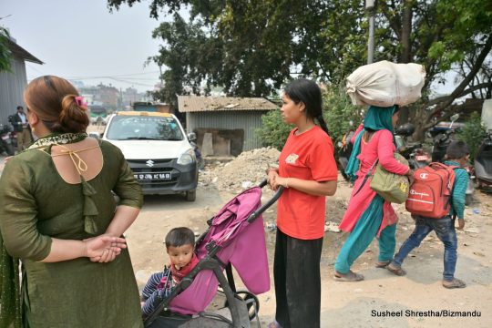 सुकुम्बासी बस्तीबाट विस्थापितलाई खानपिनको व्यवस्था सरकारले गर्ने, लम्सालले गरे ११ बुँदे निर्णय