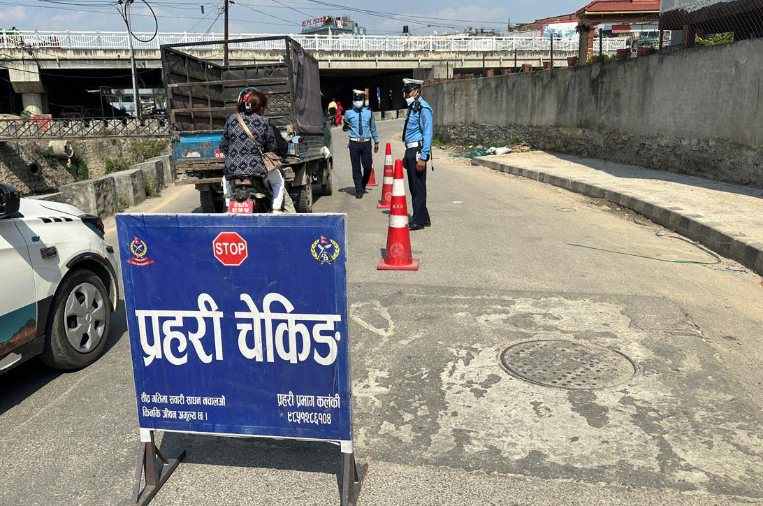 उपत्यकामा २४ घण्टामा २ हजार १ सय २ जना ट्राफिक कार्बाहीमा, जरिवानामा २१ लाख