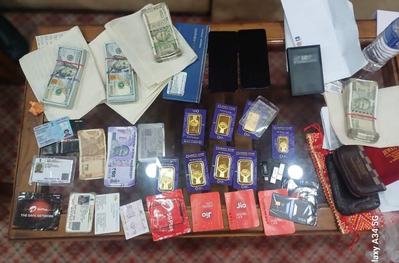 ५७० ग्राम सुन तथा विदेशी मुद्रासहित एक भारतीय नागरिक काँकडभिट्टाबाट प्रहरीको नियन्त्रणमा     