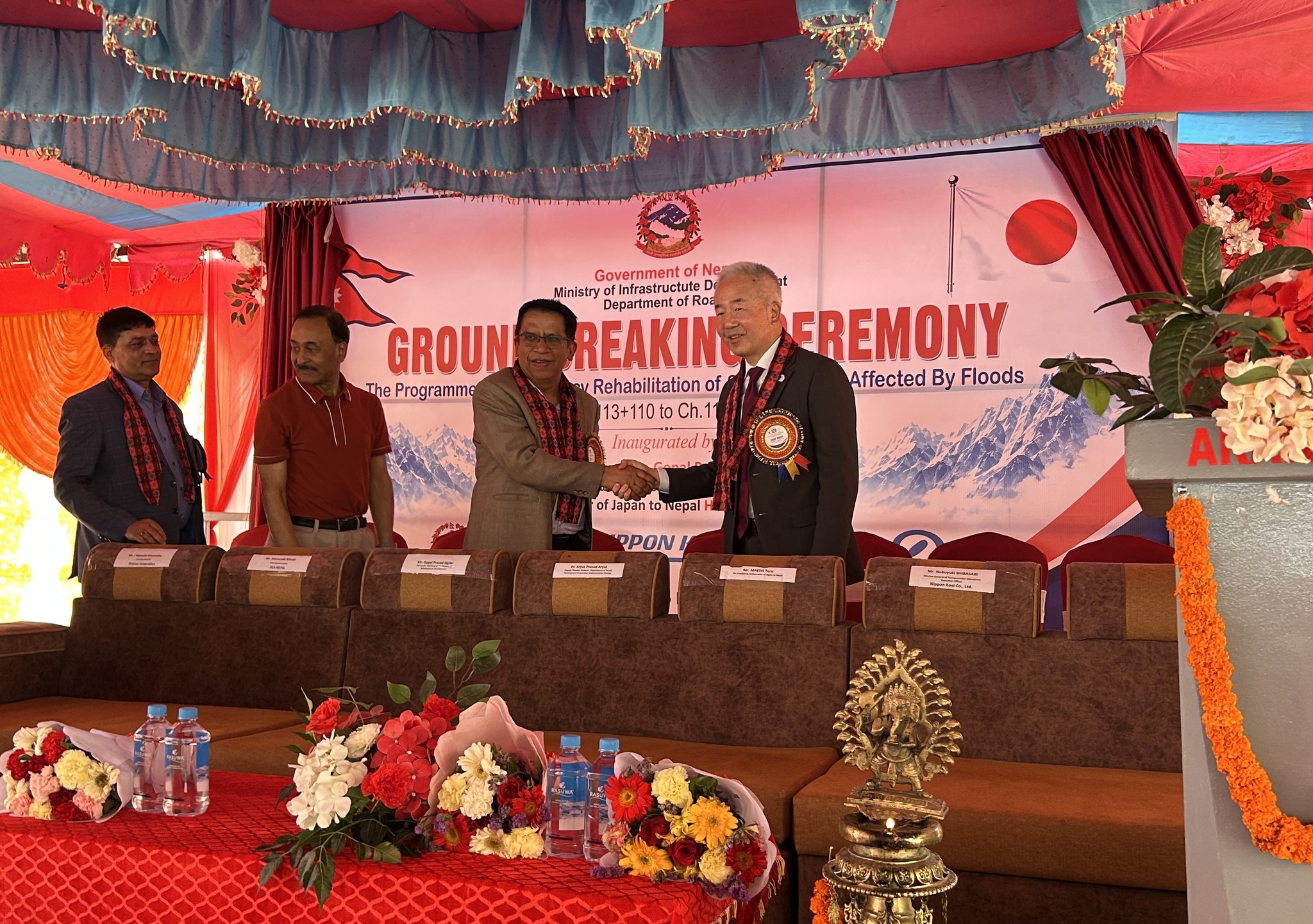 बिपी राजमार्गको पुनर्निर्माणमा जापानले थाल्यो काम, सचिव र राजदूतले गरे शिलान्यास
