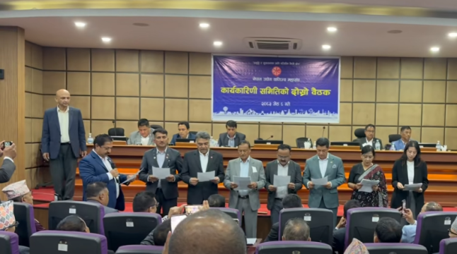 एफएनसीसीआई राजनीति : भरतको हेमराजलाई समर्थन, कोषाध्यक्षमा पौडेलका लागि हमालले छाडे