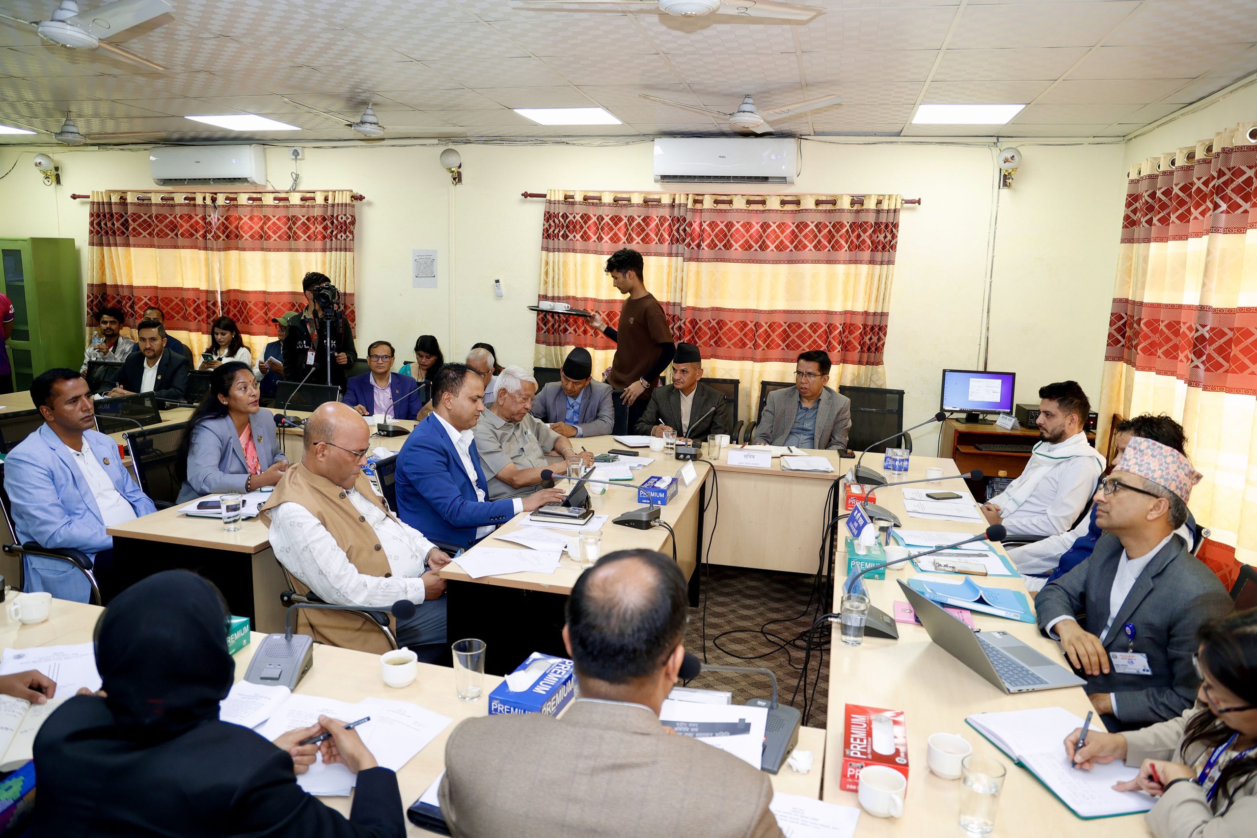 राज्य व्यवस्था समितिद्वारा होल्डिङ सेन्टरका विद्यार्थीको पठनपाठन तत्काल सुरु गर्न निर्देशन