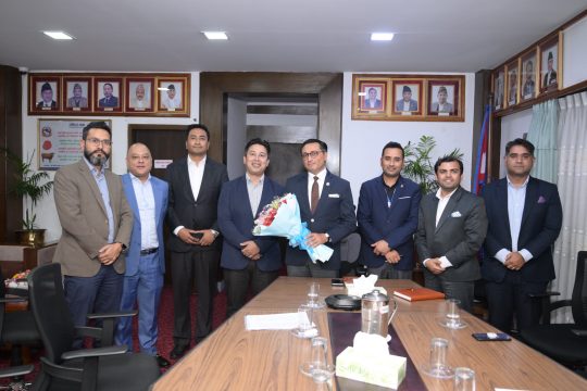 सेयर बजार सुधारका लागि अर्थमन्त्रीलाई मर्चेन्ट बैंकर्स संघको डेढ दर्जन सुझाव