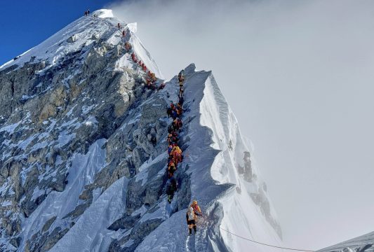 वसन्त ऋतुमा हिमाल आरोहणबाट एक अर्ब २६ करोड राजस्व संकलन, अनुमति लिनेमा चीनका धेरै