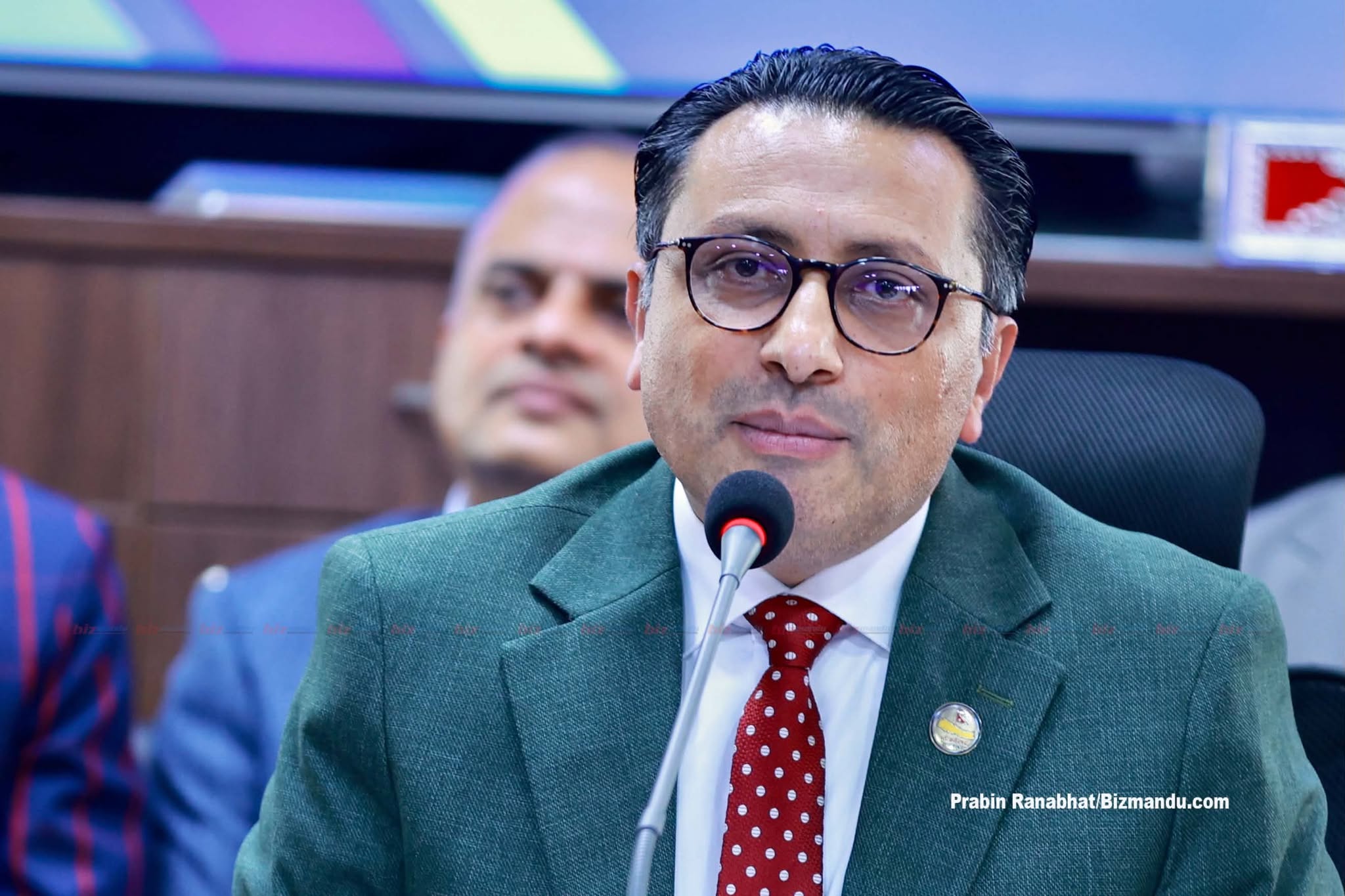 उत्पादनमूलक उद्योगका ३ दर्जन उद्योगी भेट्दै अर्थमन्त्री, समस्या सुनेर सम्बोधन गर्ने तयारी