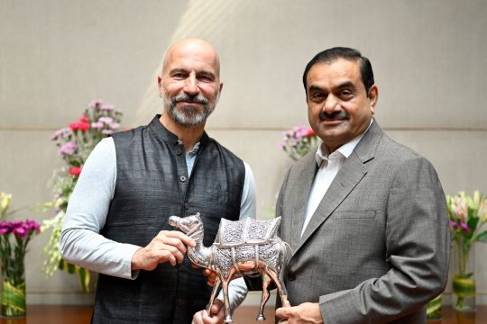 उबरले भारतमा पहिलो डेटा सेन्टर स्थापना गर्ने, अडानी समूहसँग गर्‍यो सम्झौता