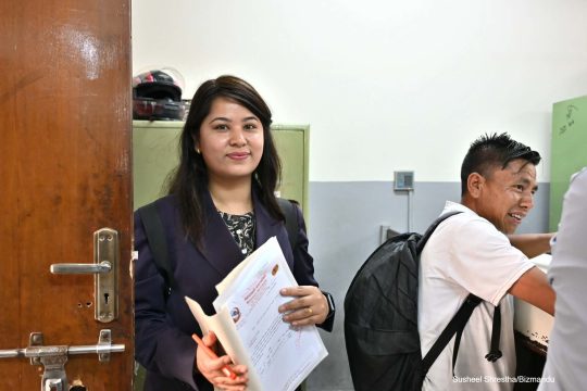 लगनखेल मालपोत : पोशाकमा चिटिक्क देखिए लेखपढी व्यवसायी (फोटोहरु)