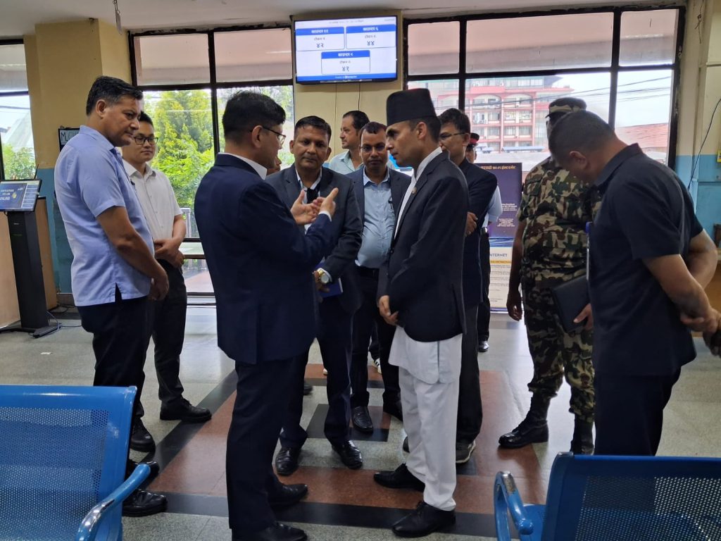 सञ्चारमन्त्री तिमिल्सिनाले गरे टेलिकमको निरीक्षण, सेवा थप प्रभावकारी बनाउन निर्देशन