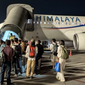 हिमालय एयरलाइन्सले थाल्यो काठमाडौं-सेन्जेन उडान, जाँदा ९८ र फर्किंदा १५७ यात्रु
