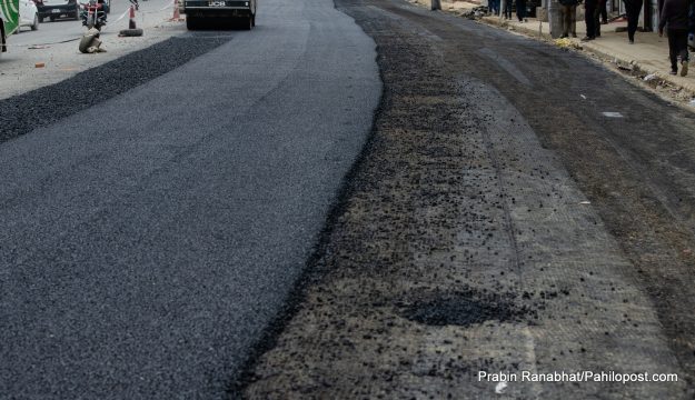 मूल्य समायोजनको नीति कार्यान्वयन नहुँदा आयोजना प्रभावित, अतिरिक्त खर्च बढेपछि रोकियो कालोपत्रे