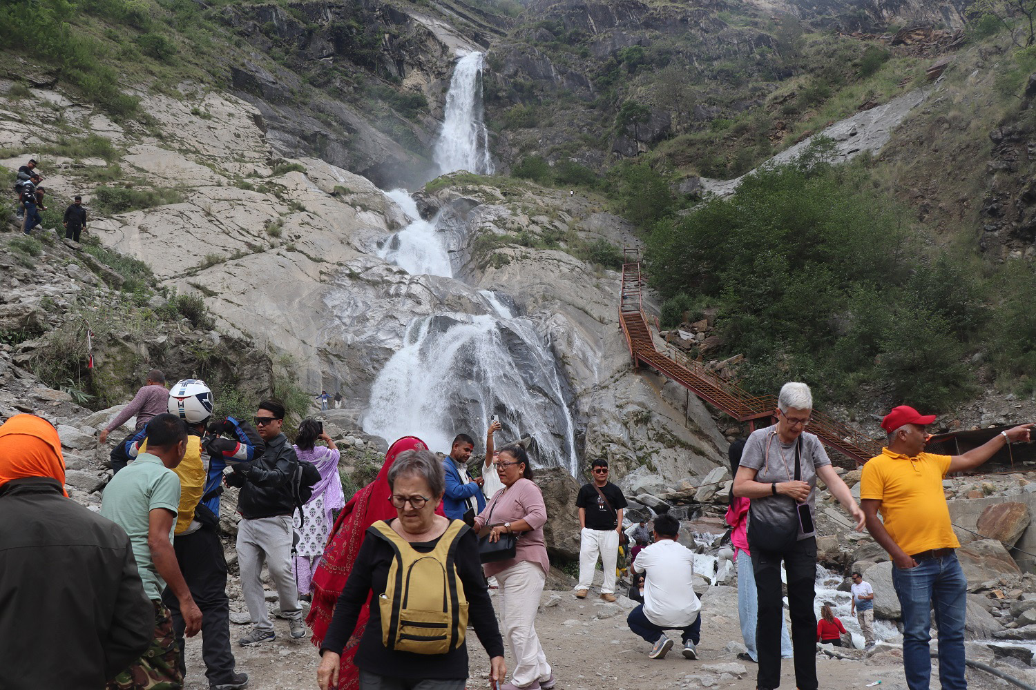 म्याग्दी हुँदै ११ महिनामा मुस्ताङमा सात लाख पर्यटक, आवागमन सर्वाधिक गत जेठमा