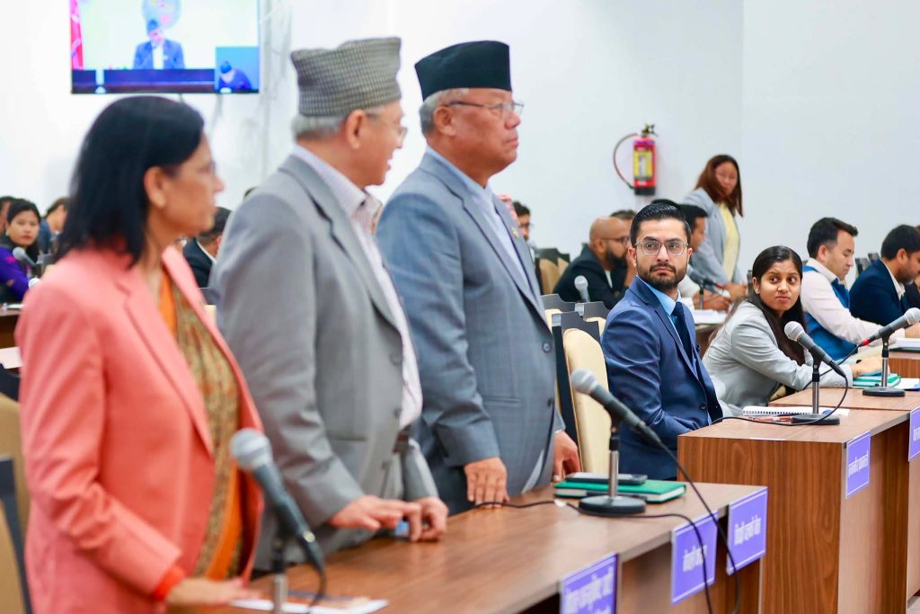 प्रतिनिधि सभाको बैठक विपक्षी दलको अवरोधले स्थगित, प्रधानमन्त्रीले माफी माग्नुपर्ने अडान