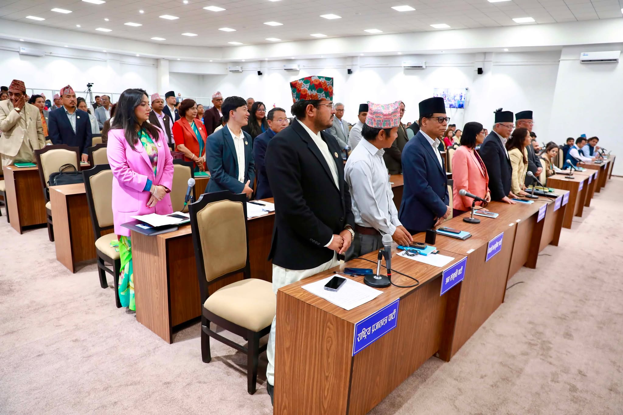 प्रतिनिधि सभाको बैठक १५ मिनेटपछि बस्न सकेन, सूचना टाँसेर भोलिसम्मका लागि स्थगित