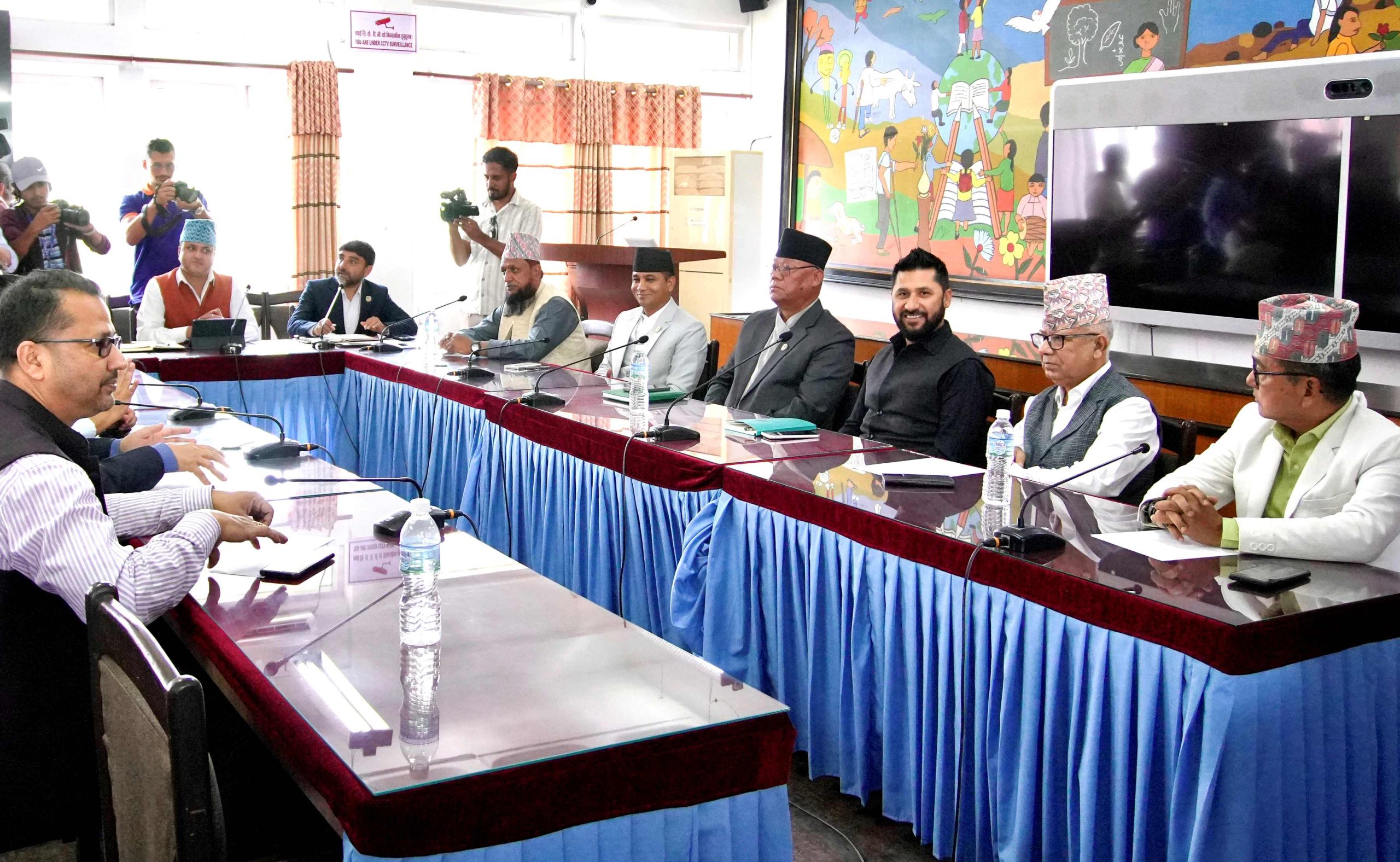 संसद्को अवरोध हटाउन रविले बोलाएको सर्वदलीय बैठकमा ओली, प्रचण्ड र गगन गएनन्