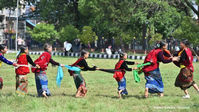 मगर समुदायले मनाए भुमे पर्व, खुल्लामञ्चमा मौलिक शैलीमा नाचगान (तस्विरहरु)