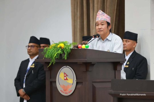 प्रधानमन्त्रीलाई संसदप्रति जवाफदेही बनाउन साम्पाङको माग, ‘सीमामा सेना परिचालन गरौं’