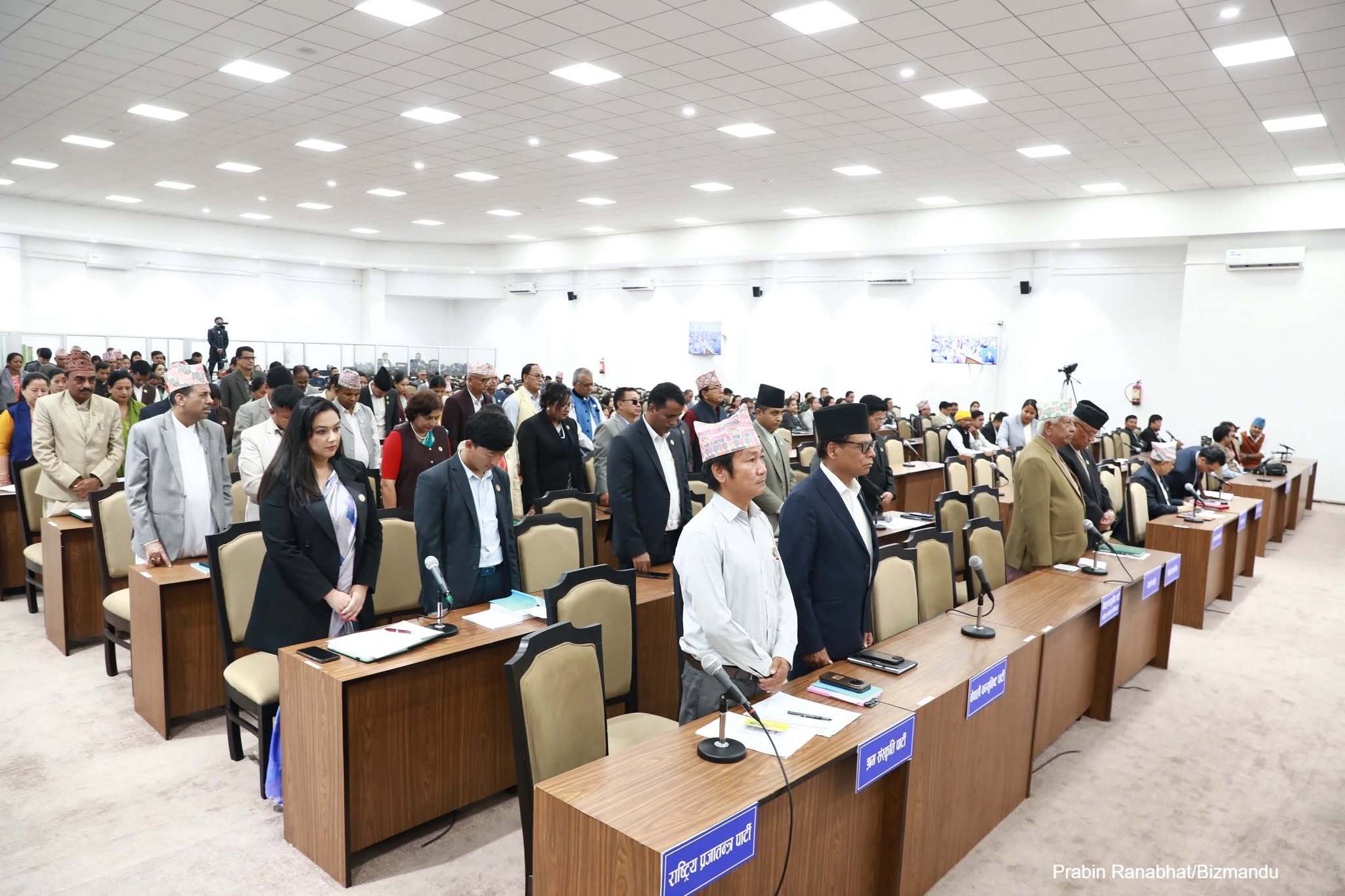 प्रतिपक्षी दलले अवरोधको शैली फेर्दा सभामुख नै अलमल,  प्रतिनिधिसभाको बैठक स्थगित