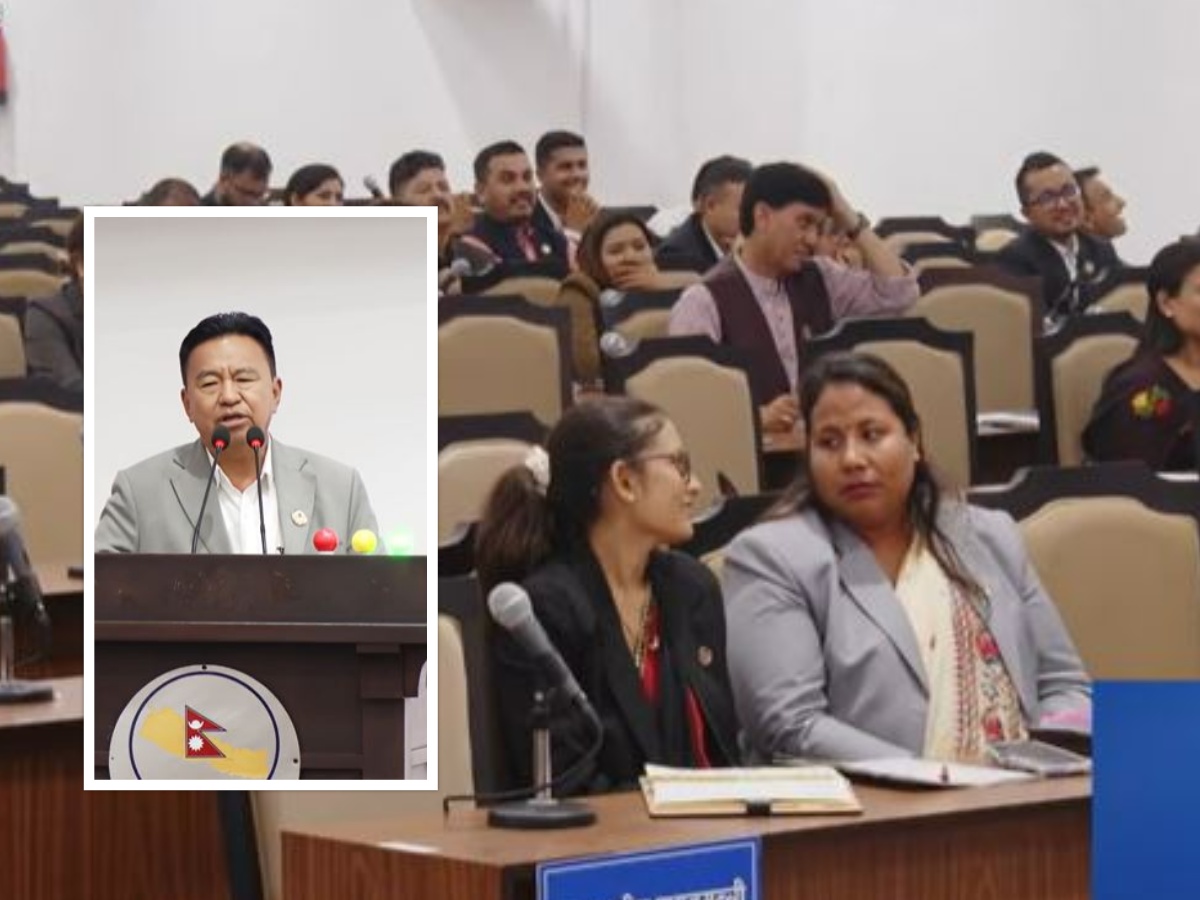 संसद्‍मा ७ मन्त्री नआएको विरोधमा १० मिनेट रोस्टममा उभिए राजेन्द्र राई, बैठक स्थगित