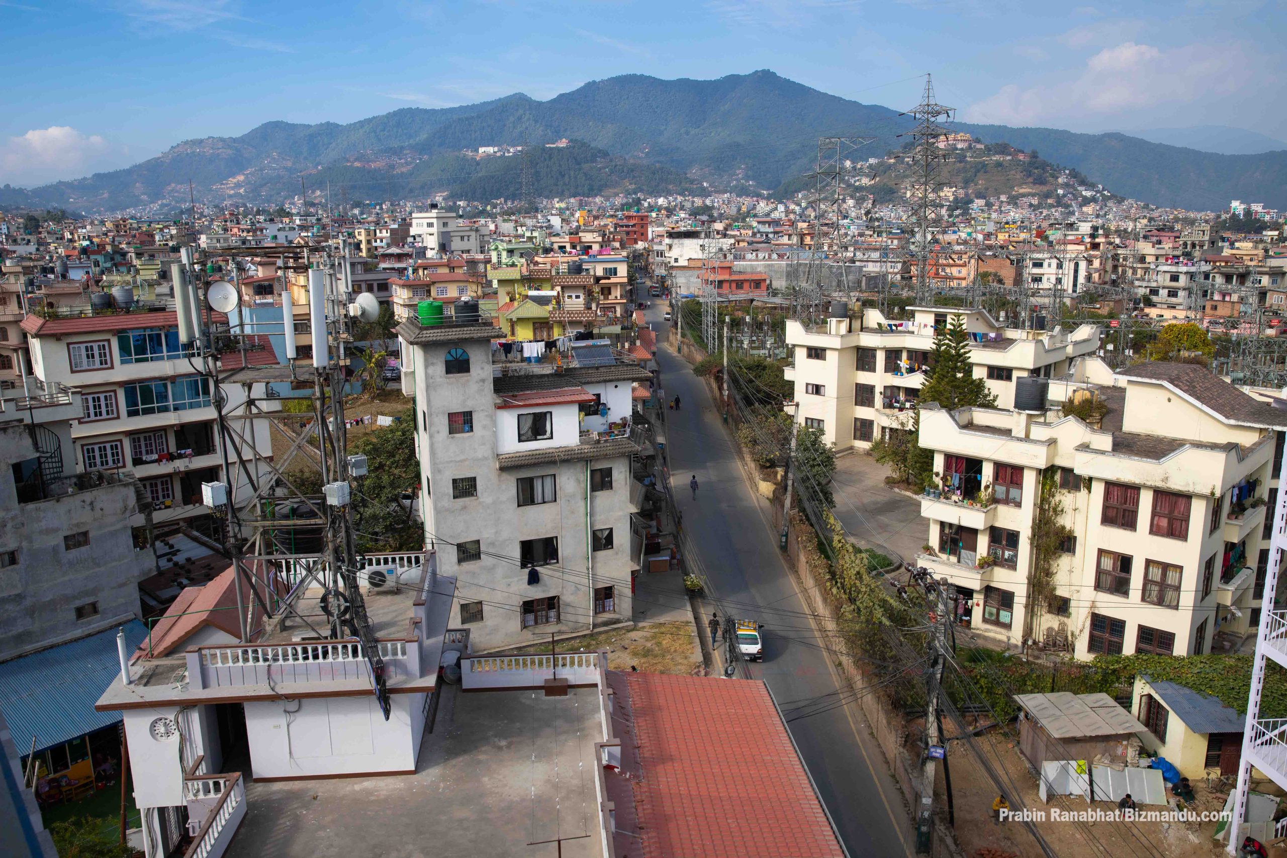 बोरिङको पानीले चल्छ स्युचाटारमा घर, तिर्खाएको बस्तीमा एआई सेन्टर!