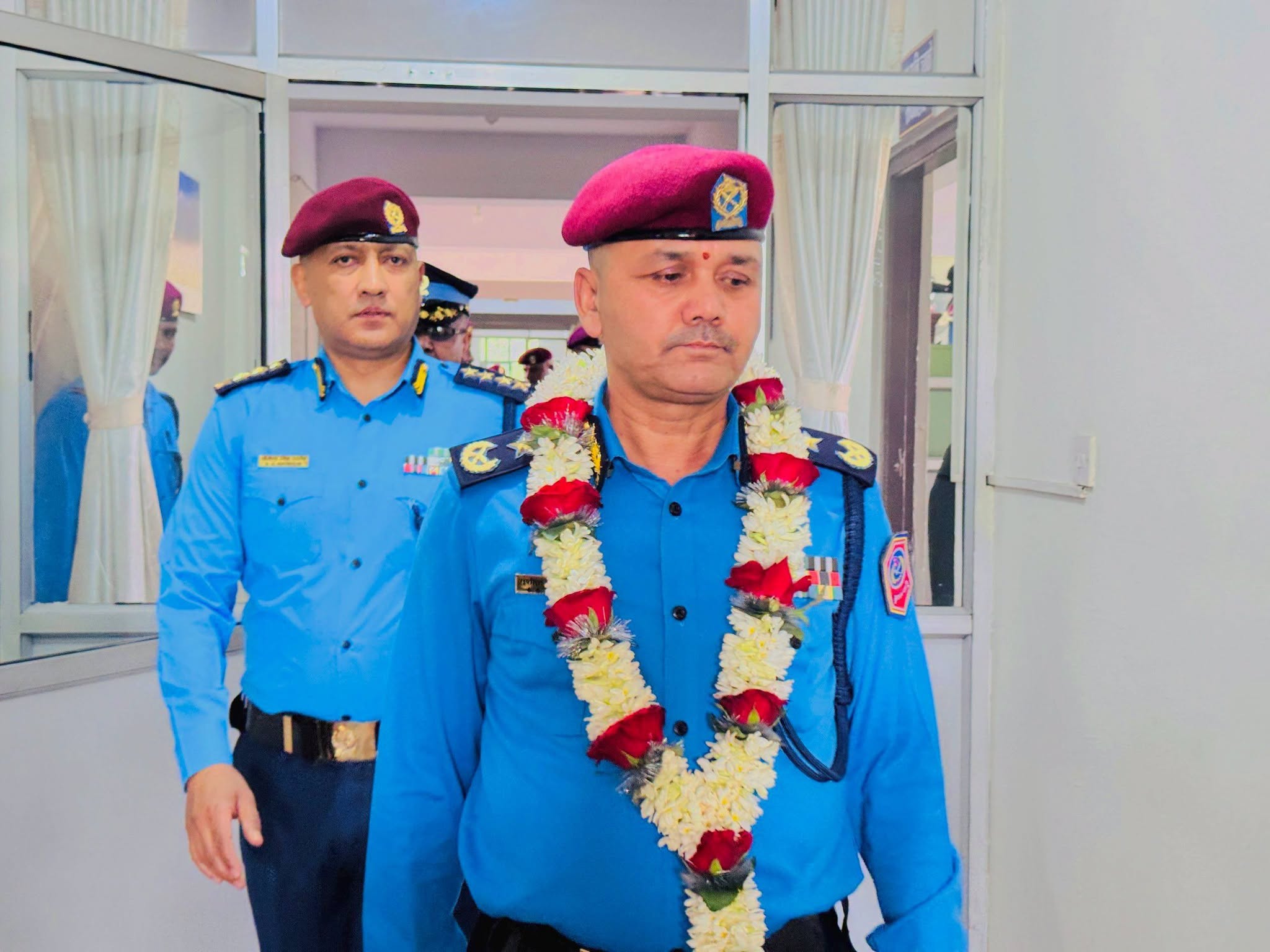 एआइजी राठौरले सम्हाले काठमाडौं उपत्यका प्रहरी कार्यालयको नेतृत्व, कार्कीको बिदाई
