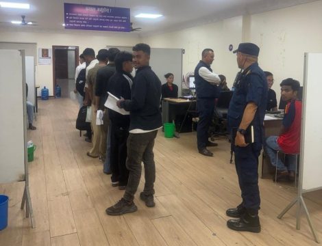 सेवाग्राहीको भीड बढेपछि राहदानी सेवा दुई सिफ्टमा, तोकिएको समयमा उपस्थित हुन आग्रह