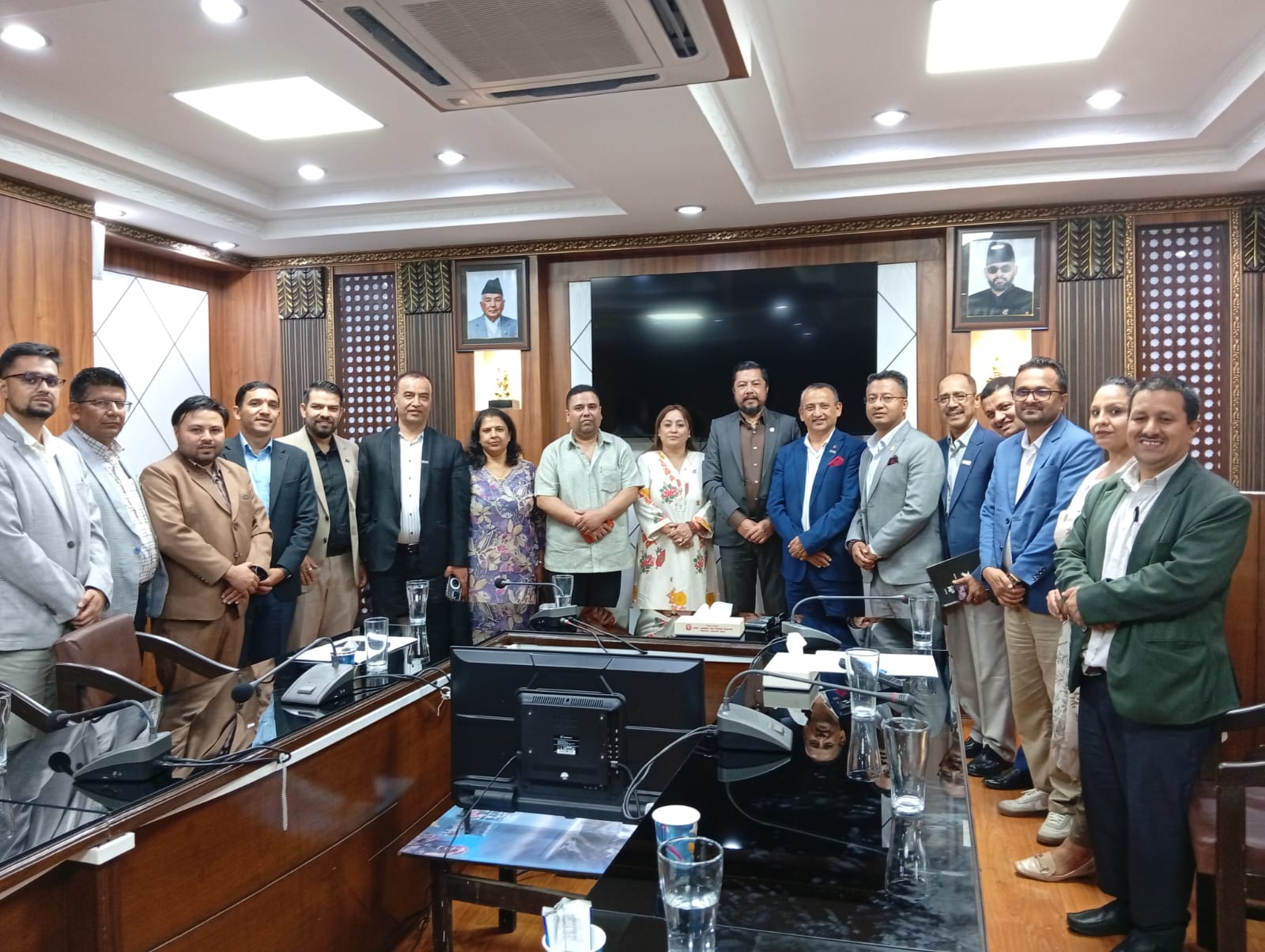 ऊर्जामन्त्री श्रेष्ठले इप्पानको टोलीलाई भने- झोलामा खोला राख्ने तर काम नगर्नेलाई संरक्षण नगर्नू